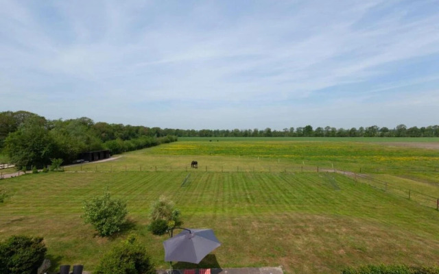 Spacious Home with Garden near Langweerder Wielen