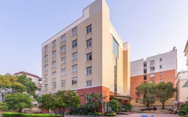 Xionghui Business Hotel