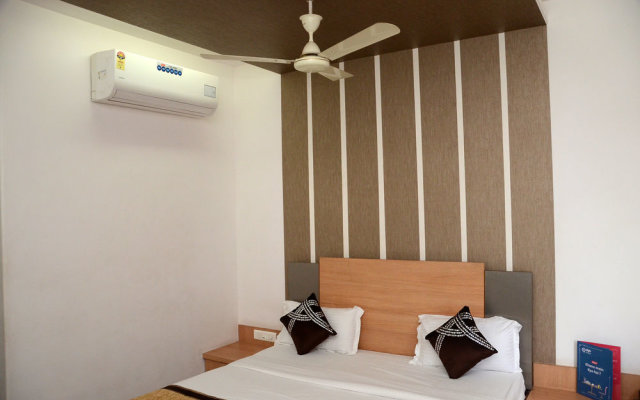 OYO 1000 Hotel Admiral Suites