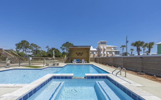 Hot Sand 4 Bedroom Home by RedAwning