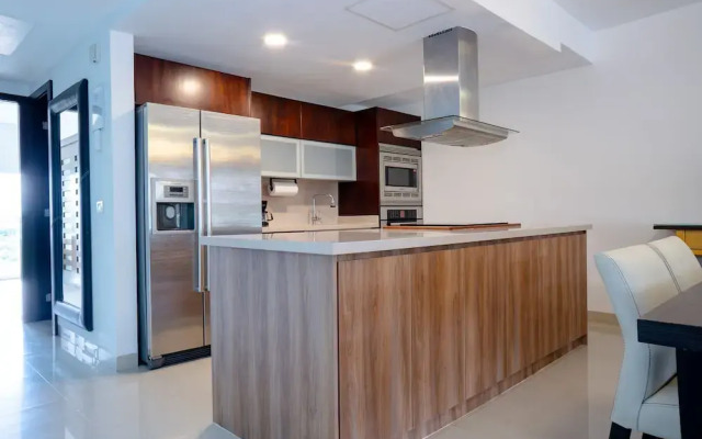 Mareazul 2 Bedroom Condo