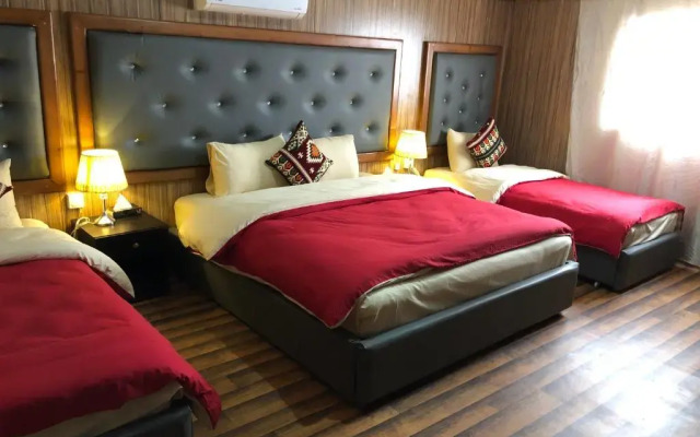 Sharah Luxury Camp