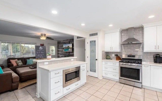 Sunset ASU Private Pool Updated Kitchen Baths