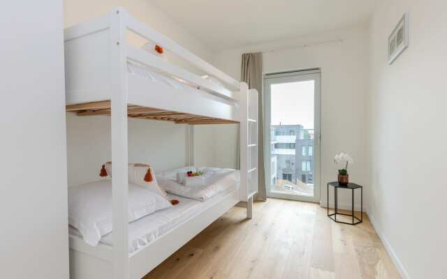 Lovely Apartment With Terrace and sea View