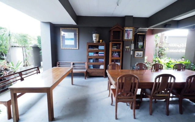 Namnon Place