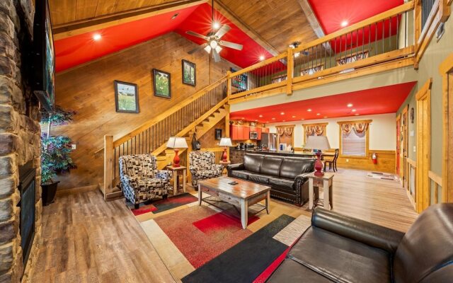 Splash Mansion - Four Bedroom Chalet