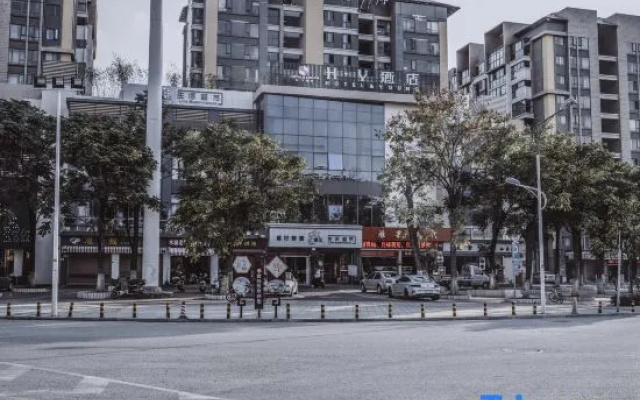 Young Hotel
