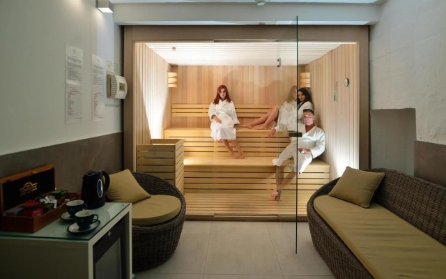 Belgrade Inn Garni Hotel