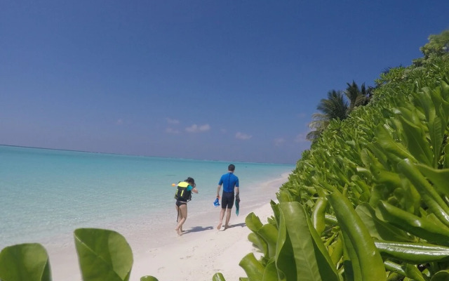 Thoddoo Beach Holiday Inn