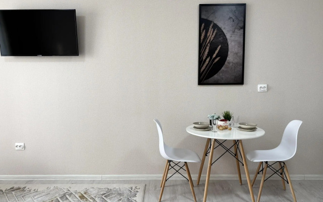 Moon72 (Мун72) на улице Вадима Бованенко