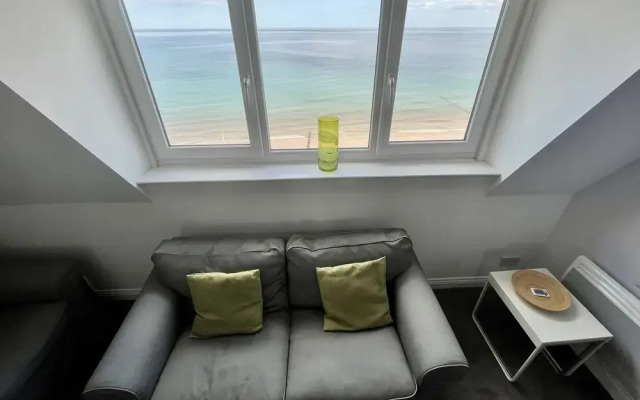 10 Beach View @ Beaconsfield House