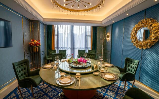 Modern Classic Hotel