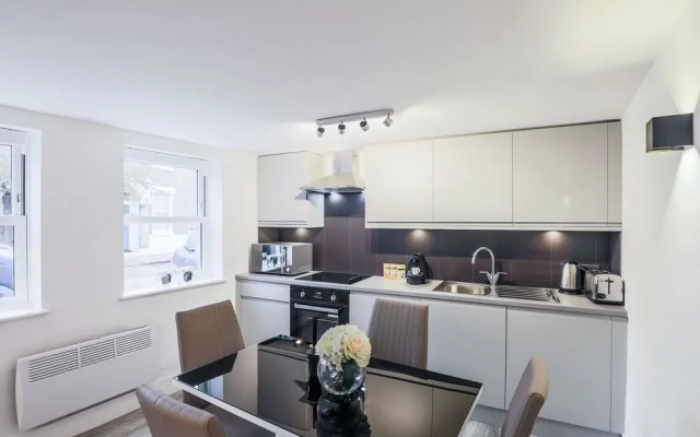 Fulham Apartment by Emerald
