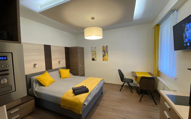 Frank & Fang Apartments MK1