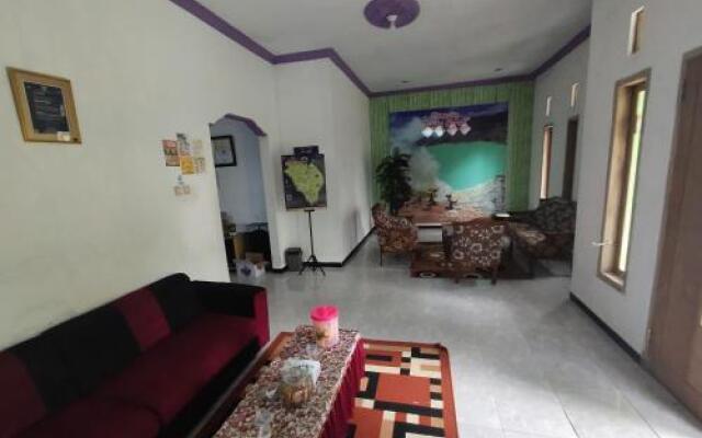 Jambu Merah Homestay