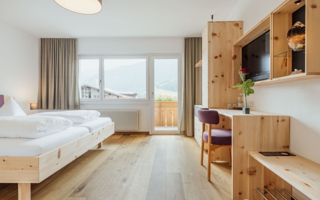Hotel Kruezli – Guest Rooms – Sedrun