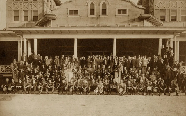 The Historic Summit Inn