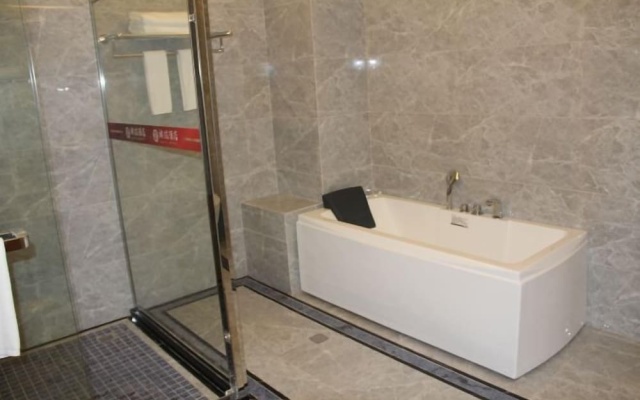 Qirui Hotel – Bathroom – Qujing