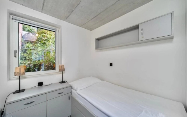 Florimont Double Lake View Room - Self Check-in