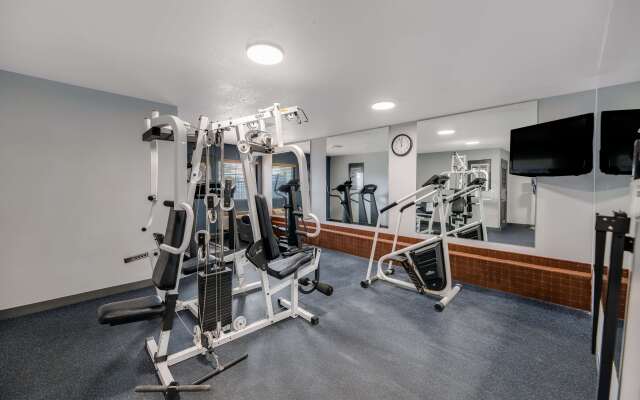 Quality Inn & Suites Artesia