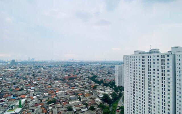 Comfy And Strategic Studio Apartment At Bassura City