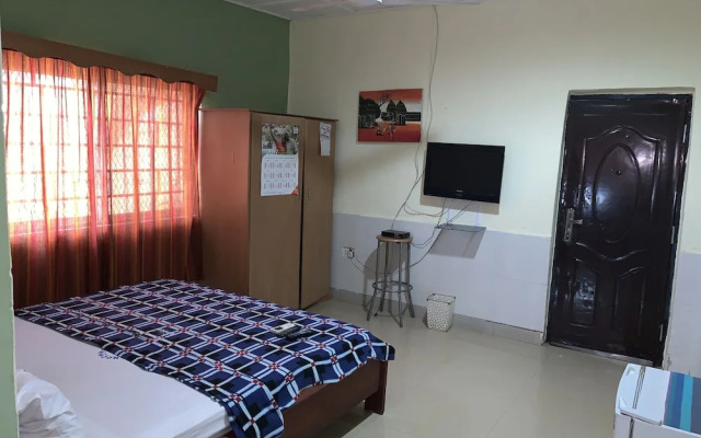 Sundowner Lodge
