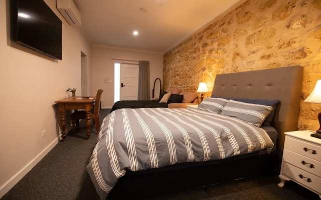Unwind Mannum Riverside Retreat