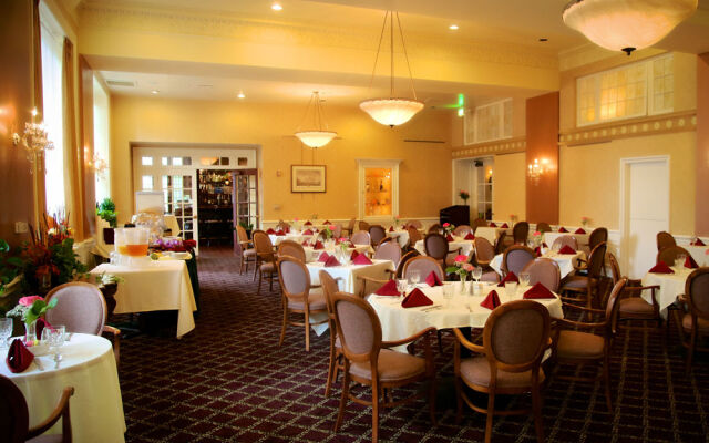 The Abraham Lincoln Hotel - A Historic Hotel of America