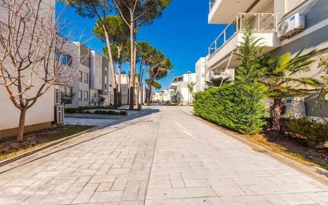 Modern Studio by the Beach - Orkidea