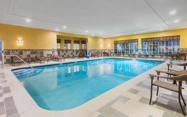 Homewood Suites by Hilton Holyoke-Springfield/North