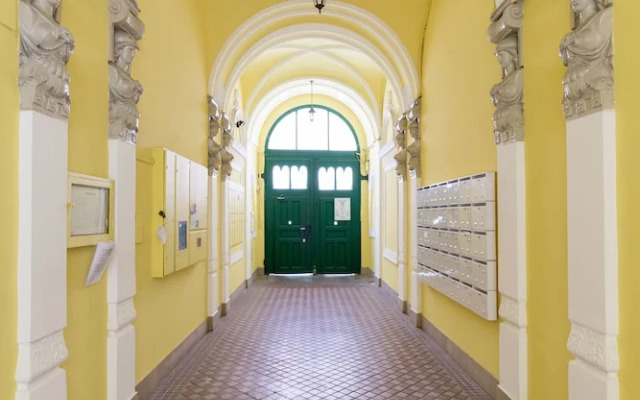 Vintage Style Apartment