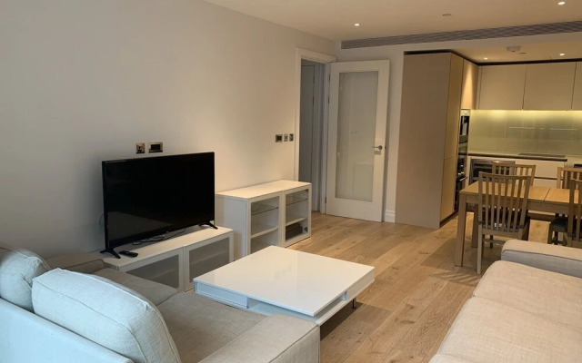 Stylish 2 Bed Flats Near US Embassy