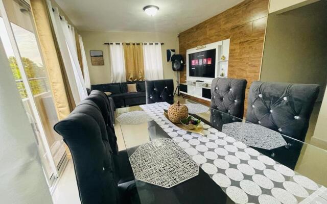 Condo 3 Bd Apt, Internet,2 Parqueo,lavadora,ac