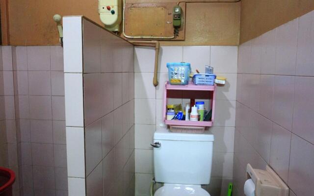 Anurak Guesthouse