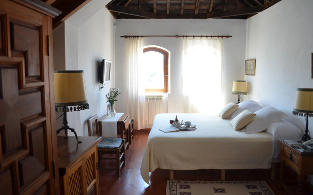 Santa Isabel la Real Hotel