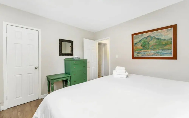 Private 2bdrm Newly Renovated - Furnished apt - U3