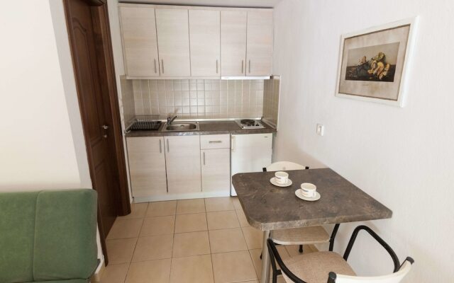 Studios Plaka