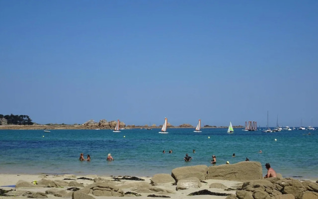 Comfortable Holiday Home With Garden, Near Beach