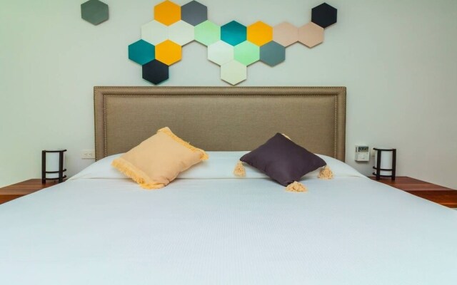 Amazing Studio, Steps to Beach, AC, Best Location