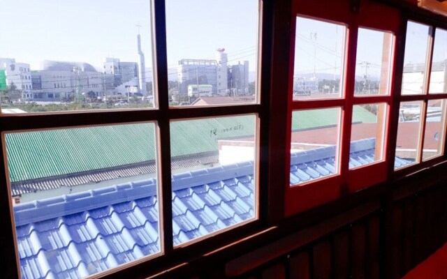 Darak Capsule Guesthouse - Hostel