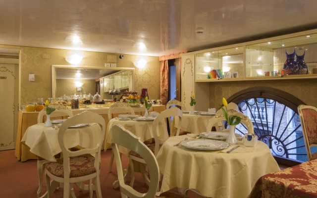 Hotel Becher