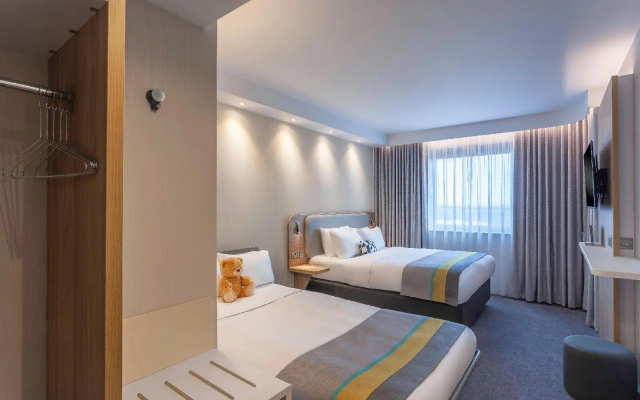 Holiday Inn Express Hotel Dublin Airport by IHG