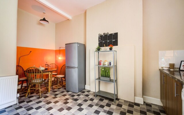 Perfectly Situated Glasgow 2 Bed Apartment