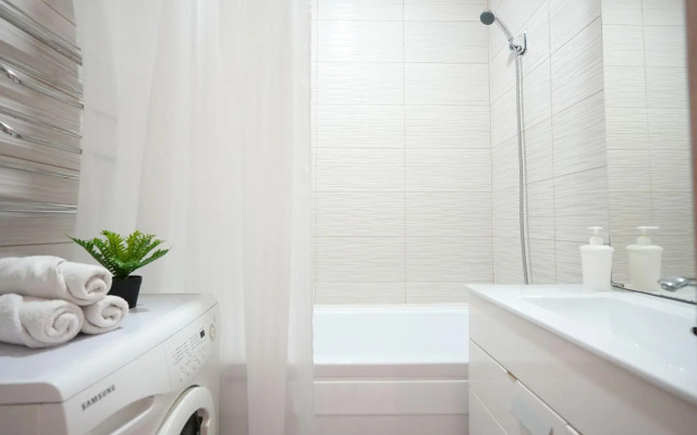 Пять звезд на Омской 23