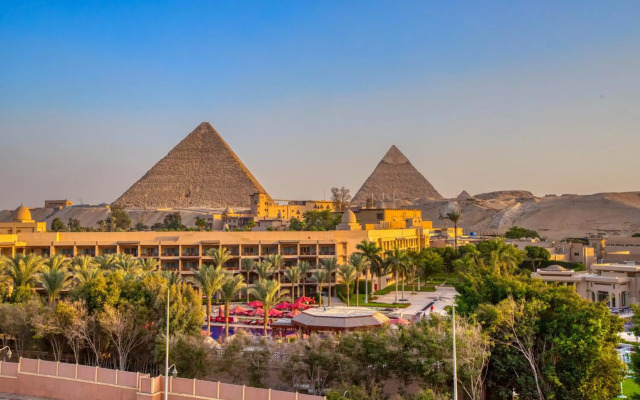 Nozol Pyramids Hotel