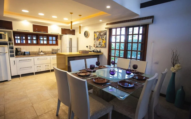 Bz03 Casa 4 suítes e área gourmet priv
