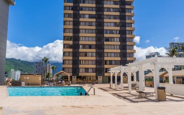 Remodeled Studio With Panoramic Mountain Views!