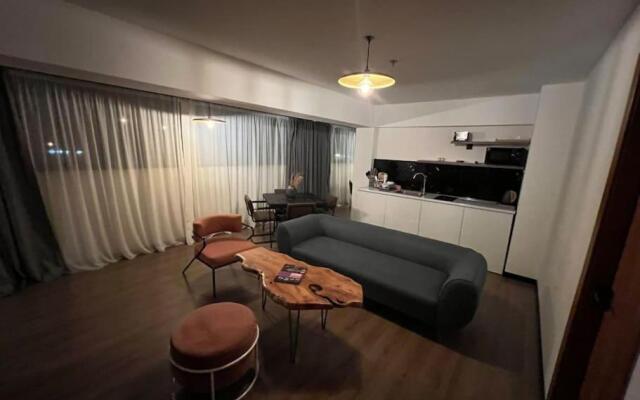 Paskunji Marshall Apartment