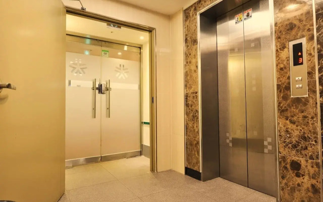 OYO Hostel Myeongdong 3