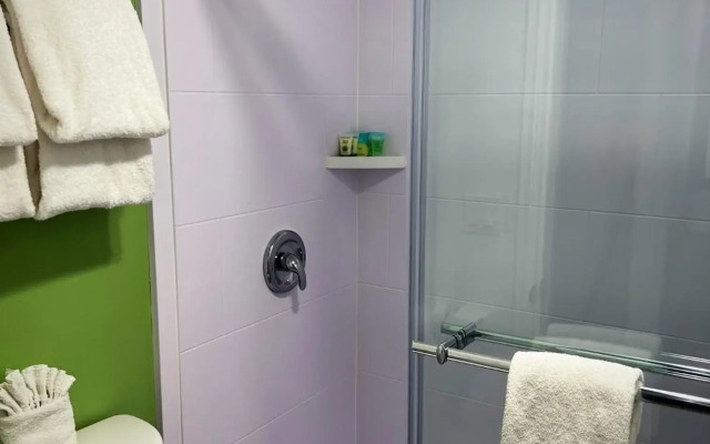 The Aqua Pacific Hotel